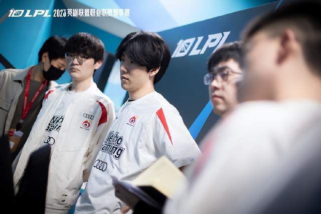 往往牵动着 往往牵动着